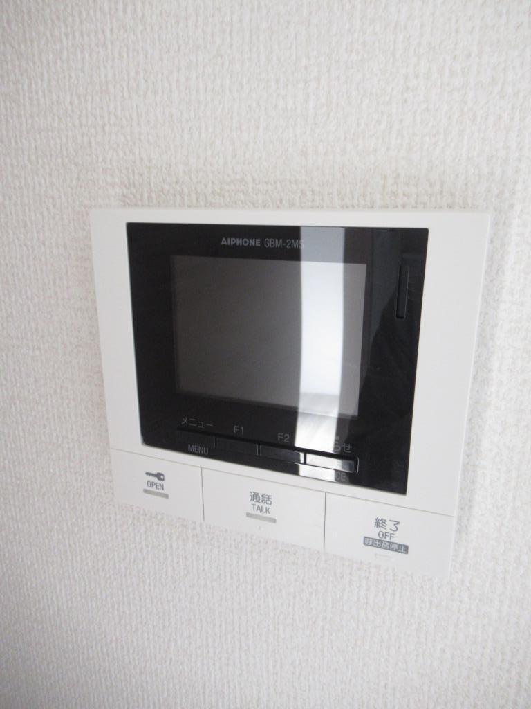 拡大写真:ラヴィエール南茨木Ⅱ 1階102のカメラ付インターホン