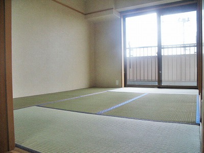 拡大写真:ラフィーネ丸武 2階202の和室6帖