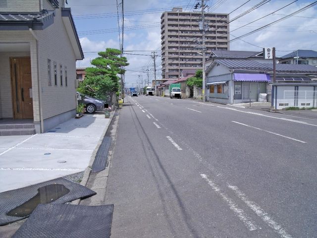 拡大写真：グレイスメゾン咲田 2階205の外観写真（昼）
