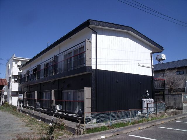 拡大写真：Gran Lounge KamedaⅡ 2階201の外観写真（昼）