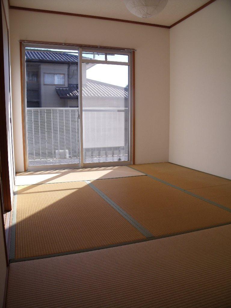 拡大写真：グランラウンジヨコヅカ 3階303の室内