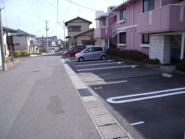 拡大写真：ライフパル 2階201の外観写真（昼）