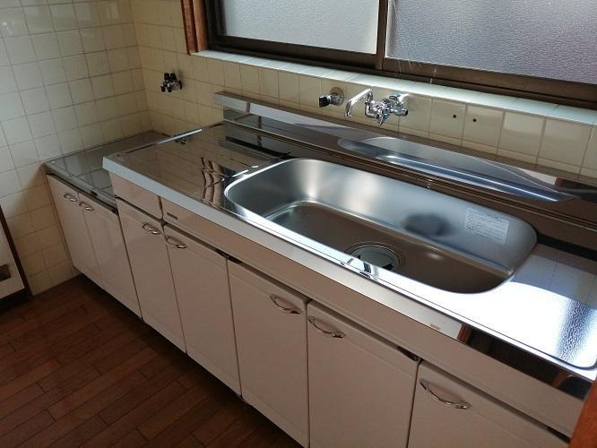 拡大写真:小野市王子町 3のキッチン