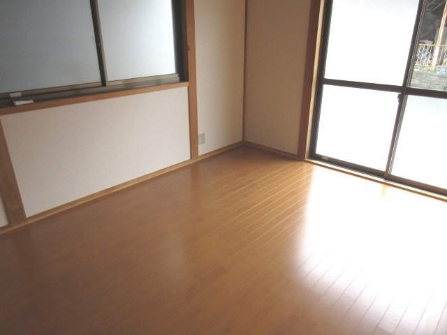 拡大写真：宇和島市妙典寺前 6のリビング