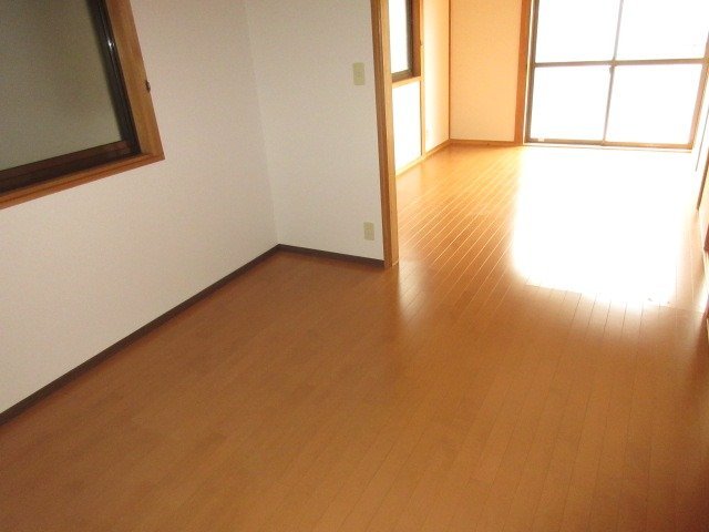 拡大写真：宇和島市妙典寺前 6のリビング