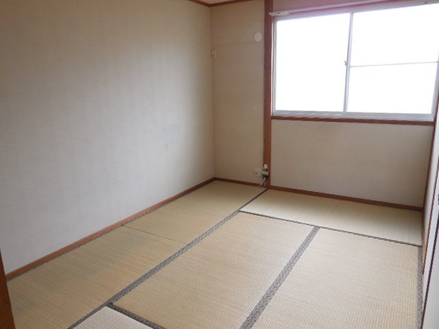 拡大写真：宇和島市泉町２丁目 2階202の室内