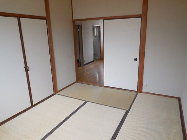 拡大写真：宇和島市泉町２丁目 2階202の室内
