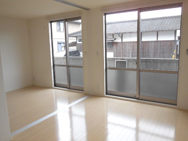 拡大写真：宇和島市中沢町１丁目 1階B101の室内