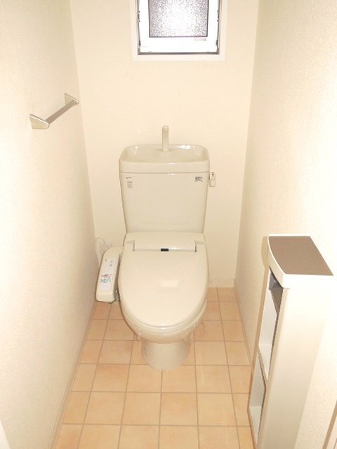 拡大写真：宇和島市中沢町１丁目 1階B101のトイレ