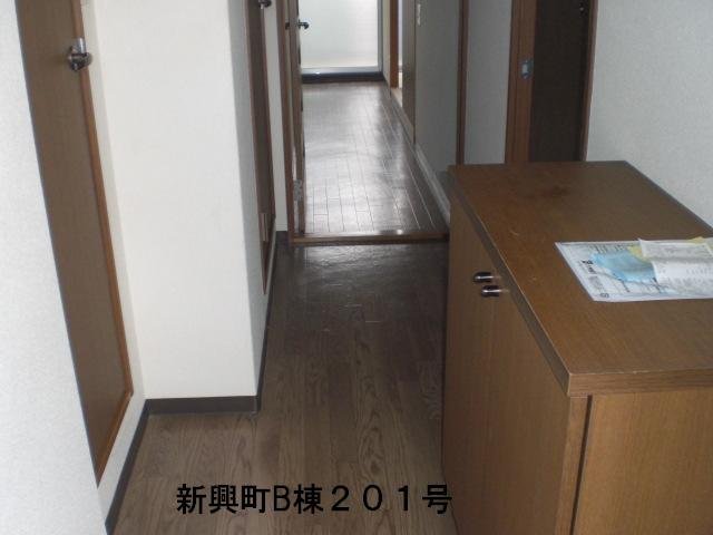 拡大写真：唐津市新興町 3階501の玄関