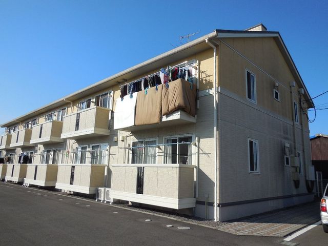 拡大写真：都城市吉尾町 2階101の外観写真（昼）