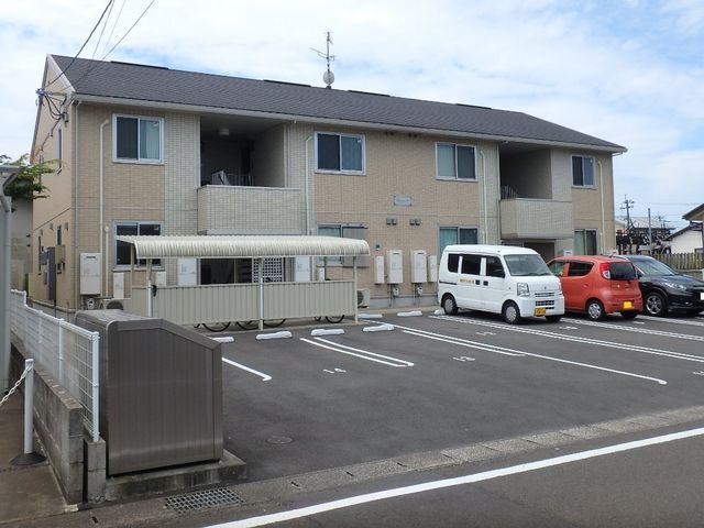 拡大写真：都城市郡元４丁目 2階205の外観写真（昼）