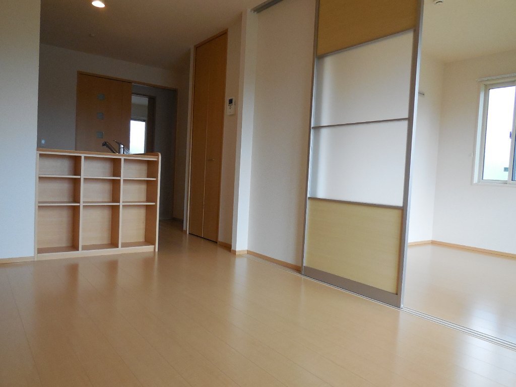拡大写真：北諸県郡三股町大字樺山 2階202のリビング