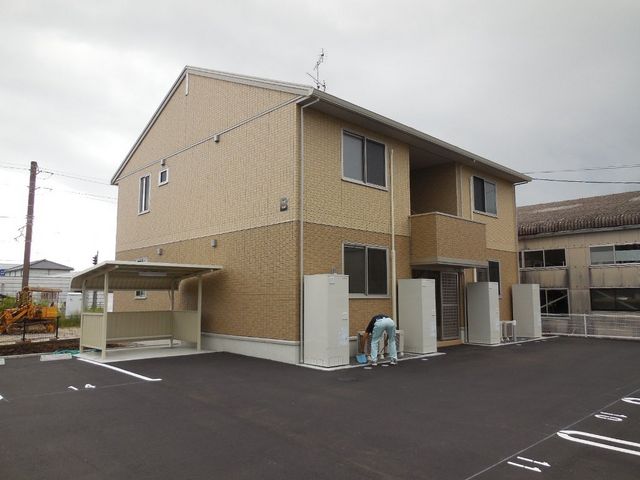 拡大写真：北諸県郡三股町大字樺山 2階202の外観写真（昼）
