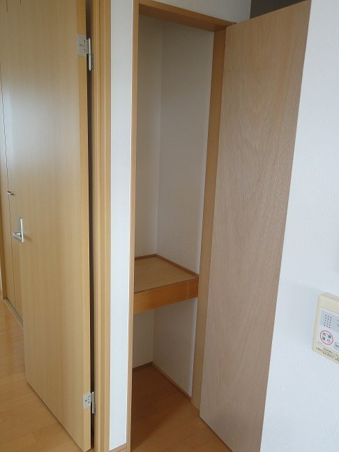 拡大写真：都城市一万城町 101の収納
