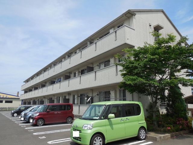 拡大写真：都城市上東町 2階206の外観写真（昼）