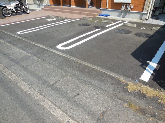 拡大写真：都城市都北町 2階201の外観写真（昼）