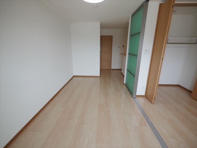 拡大写真：東広島市西条町寺家 4階402のリビング