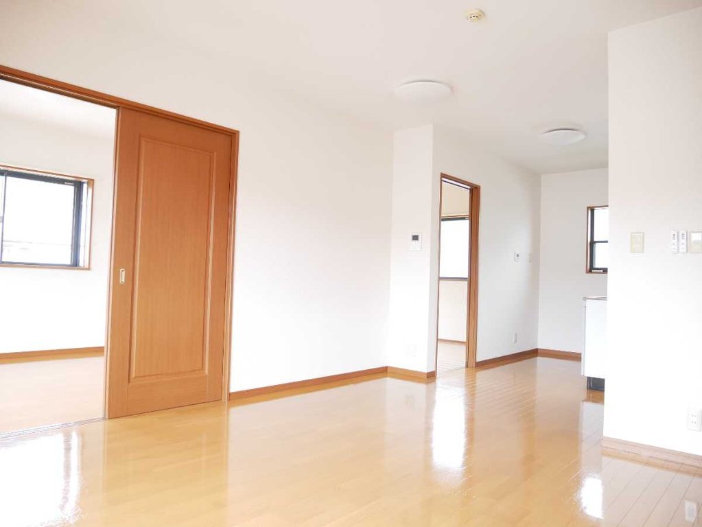 拡大写真：井原市高屋町 2Fのリビング