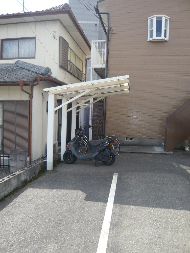 拡大写真:佐賀市本庄町大字末次 2階203の駐車場・駐輪場