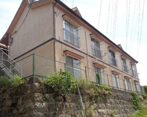 拡大写真：佐世保市若葉町 2階203の外観写真（昼）