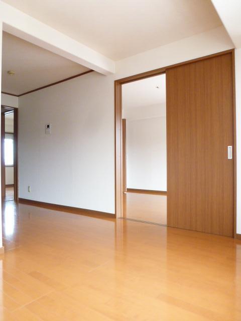 拡大写真：レジデンスマルクラ 4階403の室内