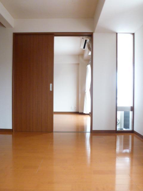 拡大写真：レジデンスマルクラ 4階403の室内