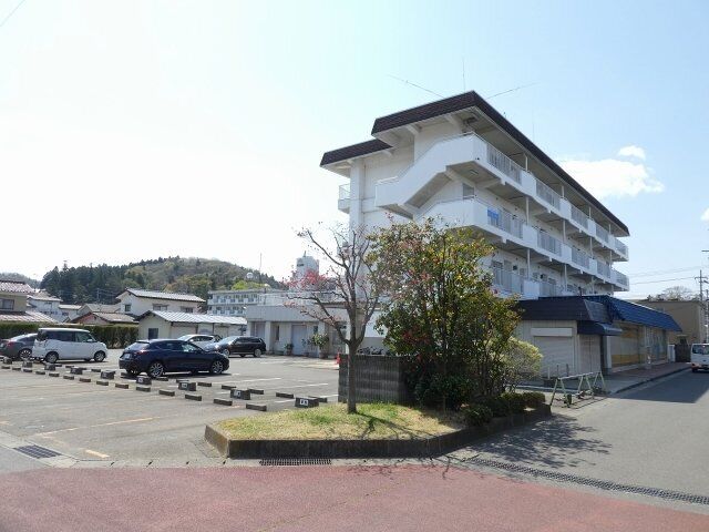 拡大写真:レジデンスマルクラ 4階403の外観写真(昼)
