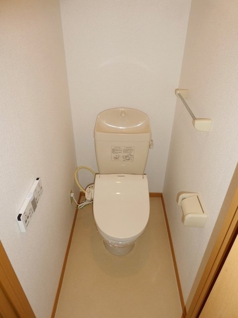 拡大写真:リーヴ・メゾンⅢ 2階201のトイレ