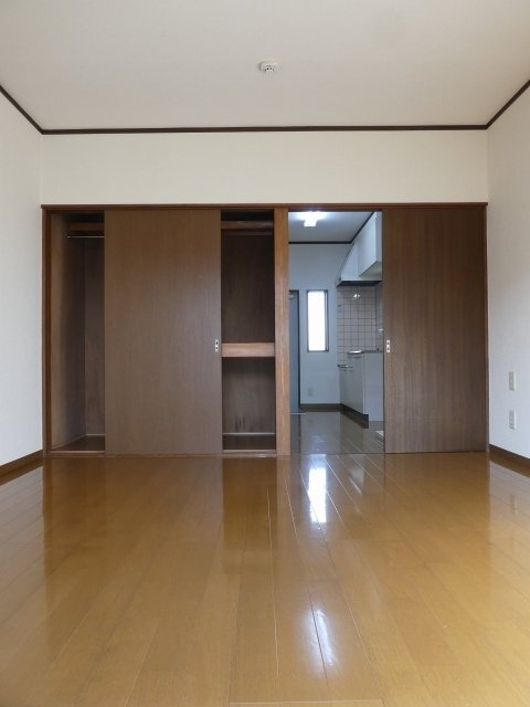 拡大写真:ハイム・シャブリエ F 2階204の室内