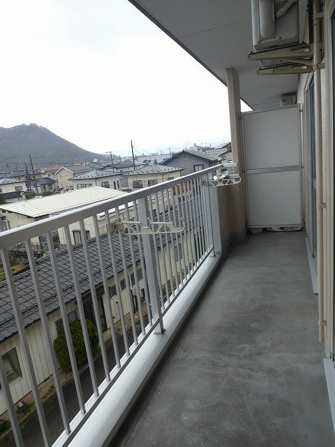 拡大写真:サニーヒルオオツキ 3階301のベランダ