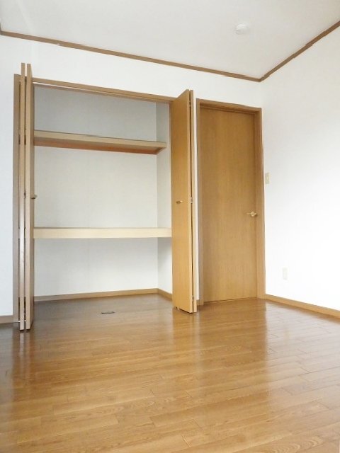 拡大写真:ティンカーベル 1階101の室内