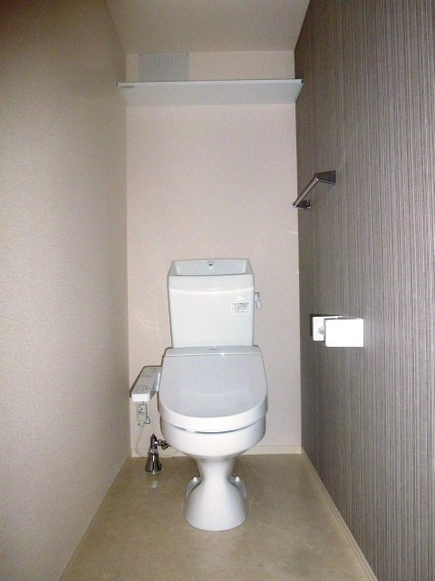 拡大写真：サンモール 2階201のトイレ