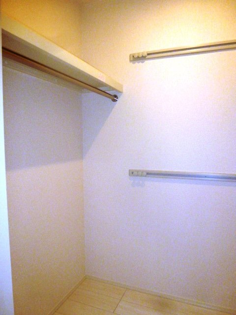 拡大写真：サンモール 2階201の収納