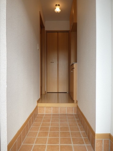 拡大写真:モカロールC 1階103の玄関