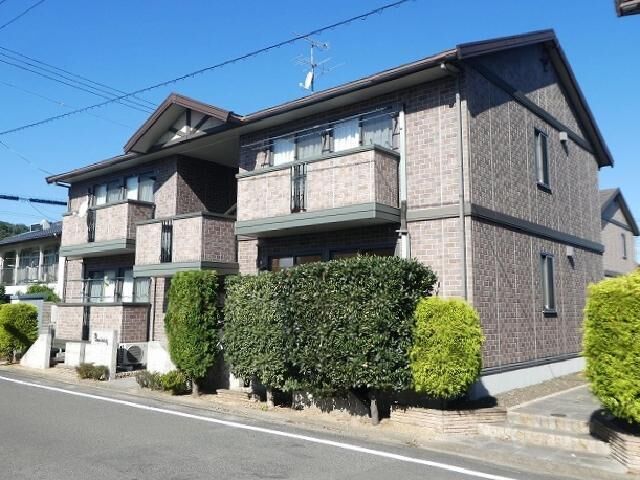 拡大写真:ピュアコート B 1階102の外観写真(昼)
