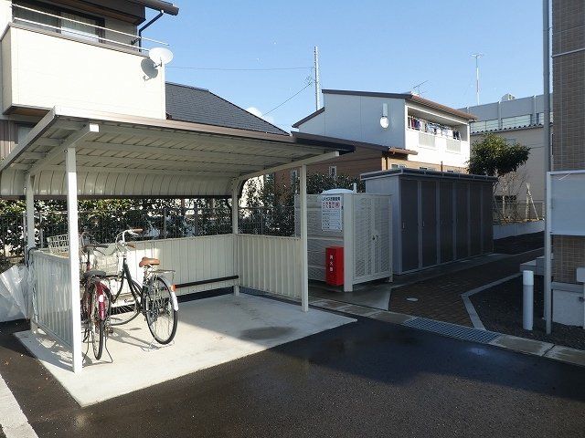 拡大写真:パインメイプルⅢ 1階103の外観写真(昼)