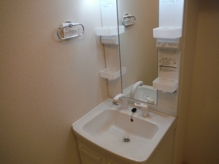 拡大写真:パインメイプル85 1階102の洗面