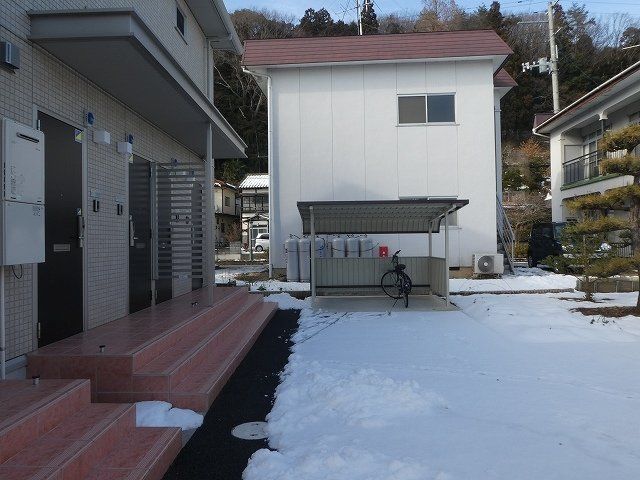 拡大写真:パインメイプル85 1階102の外観写真(昼)