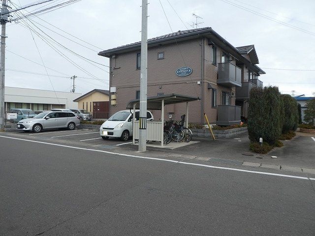 拡大写真:レイグランテ B 2階201の外観写真(昼)