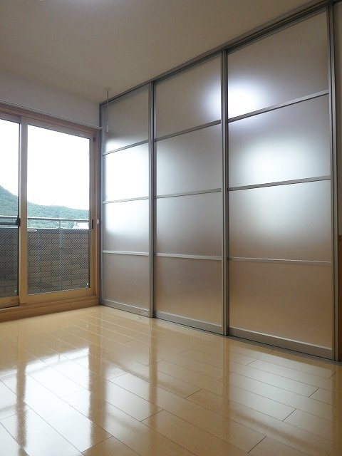 拡大写真:マリンプラザ A 3階302のリビング