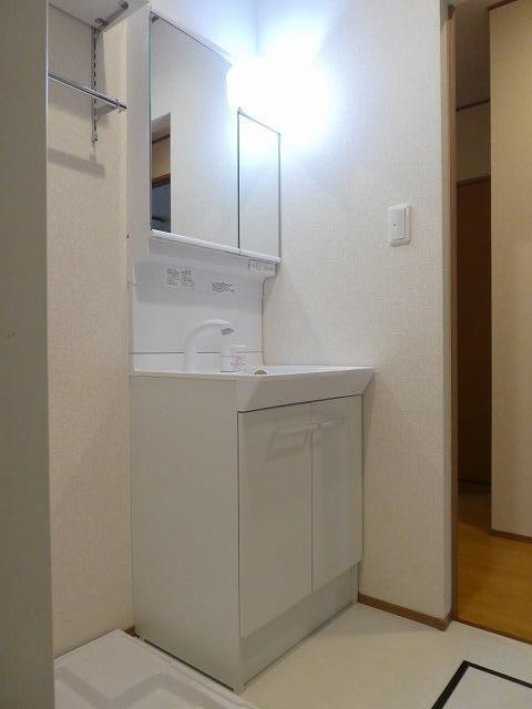 拡大写真:おやまワタナベハイツ 1階103の洗面