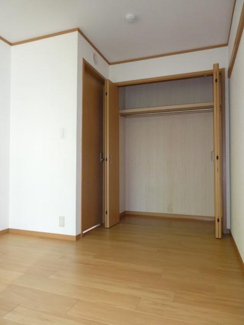拡大写真:ベルアンジュ 1階105の収納