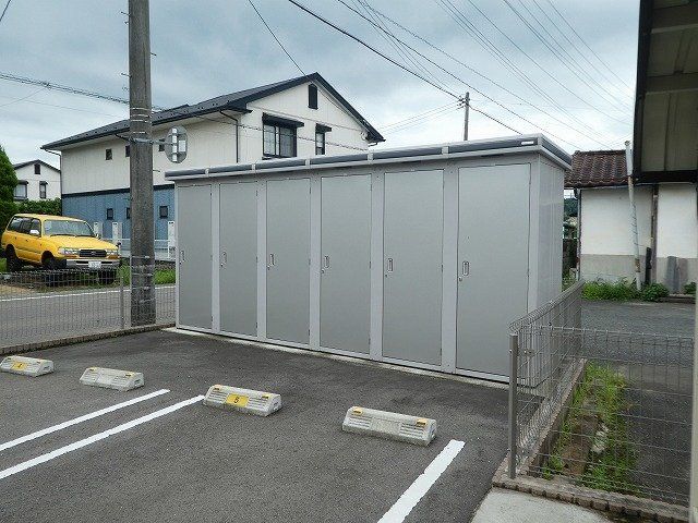 拡大写真:ラフィネ B 2階201の外観写真(昼)