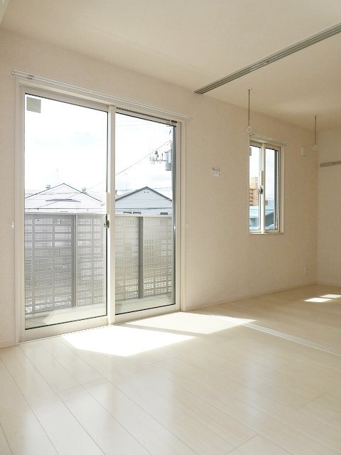 拡大写真:中ノ町タウン A 2階201のリビング