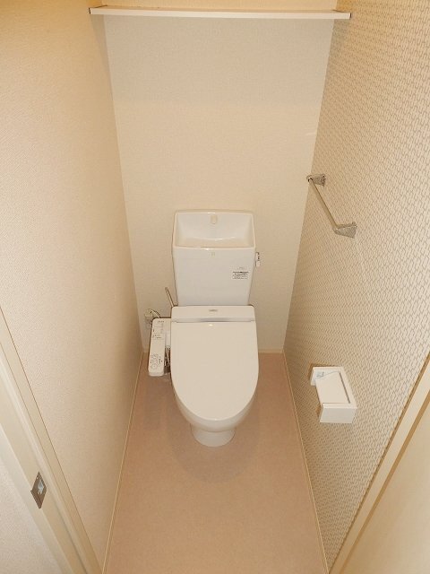 拡大写真:中ノ町タウン A 2階201のトイレ