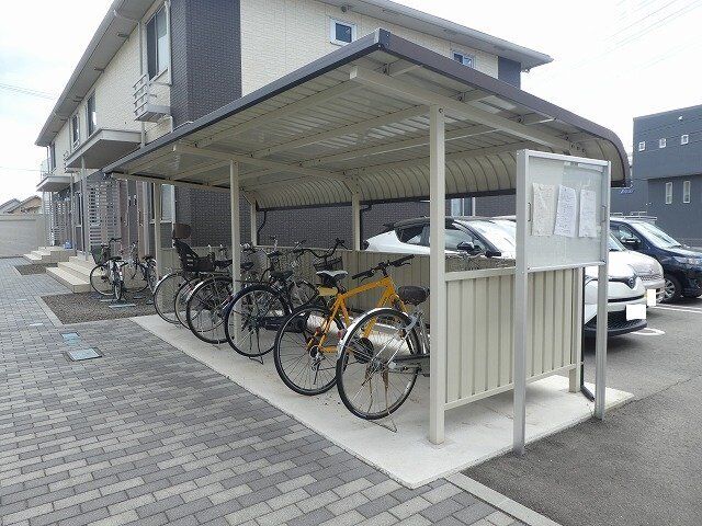 拡大写真:中ノ町タウン A 2階201の外観写真(昼)