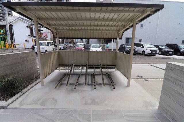拡大写真:D-room GRACA 中町EAST 1階103の外観写真(昼)