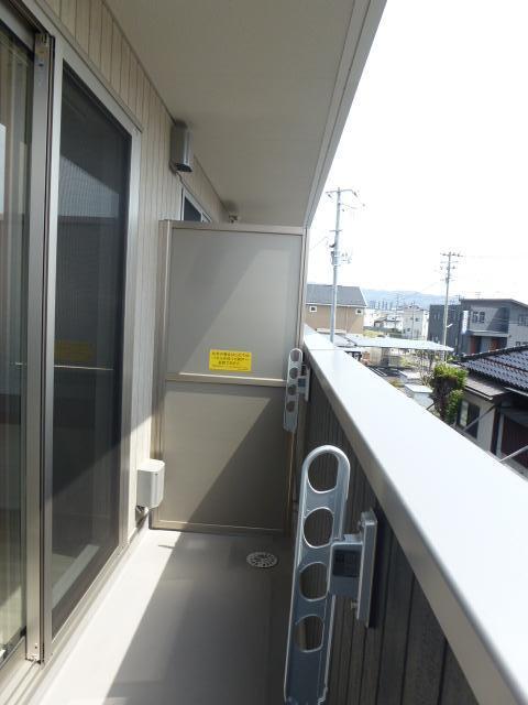 拡大写真：セレスティア野田Ⅱ 2階206のベランダ