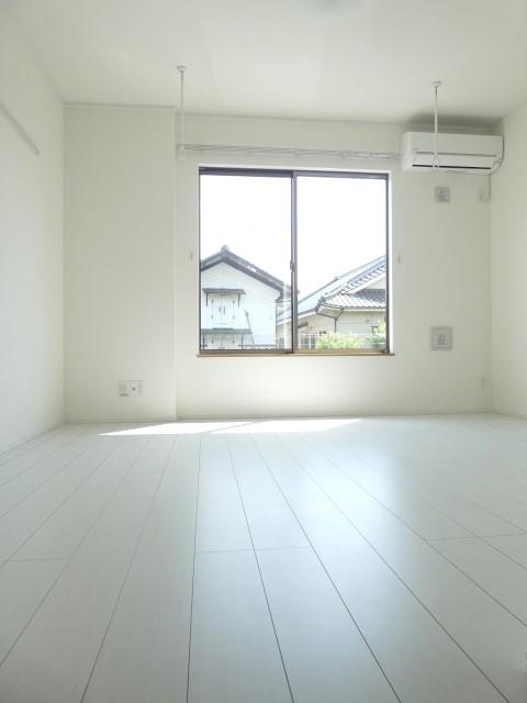 拡大写真:エレファントⅢ 1階102の室内